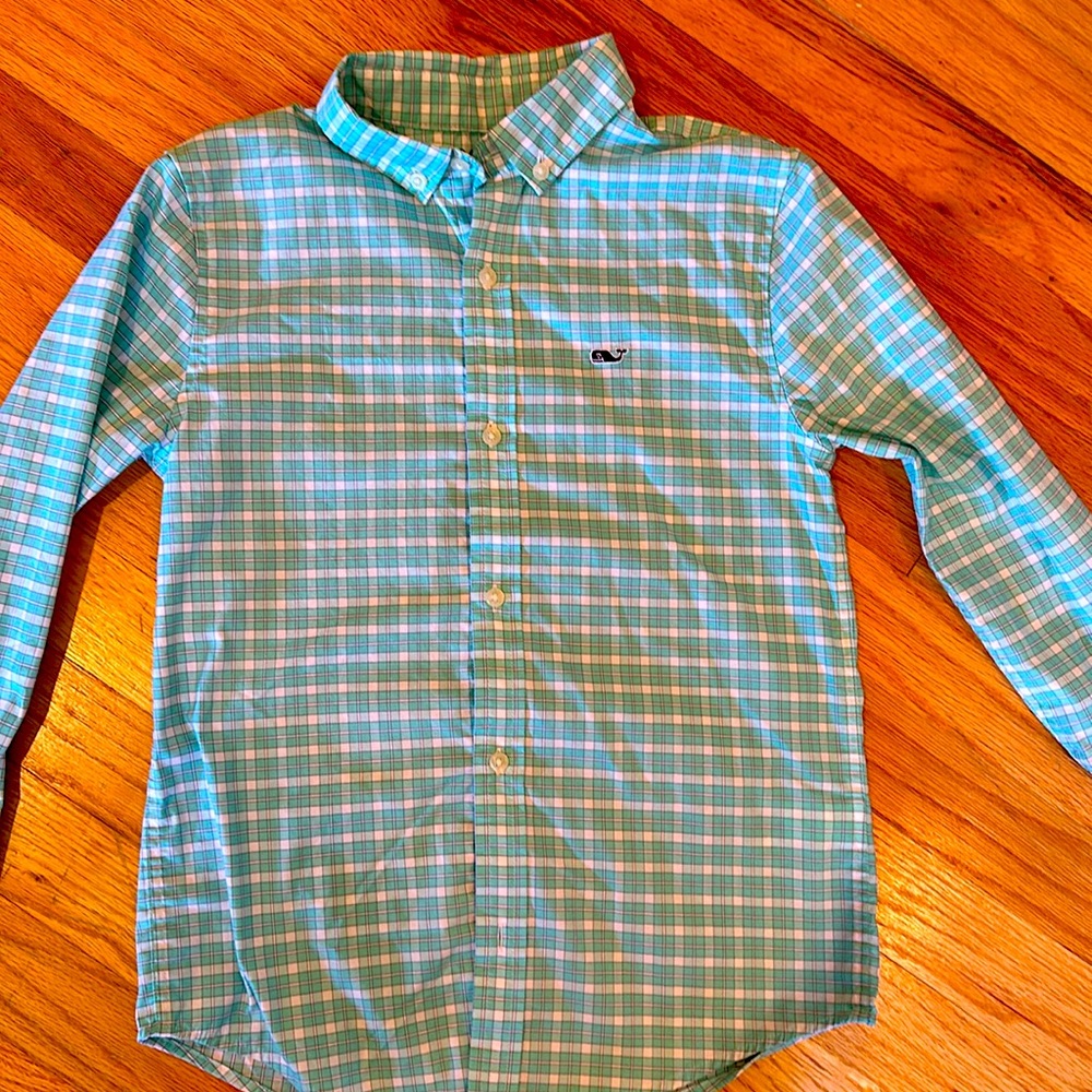 Vineyard Vines performance check button down size 8, like new condition